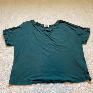 Green oversize tee